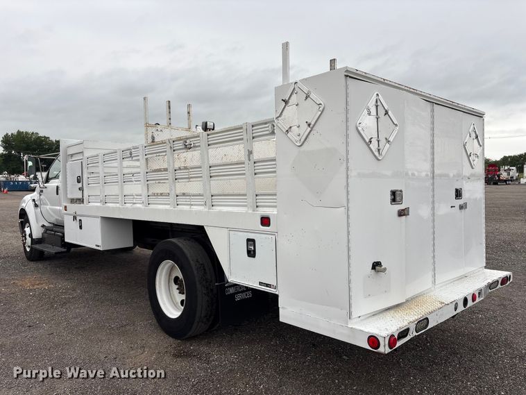 image for item EG9204 2015 Ford F650 Super Duty Ext. Cab flatbed truck
