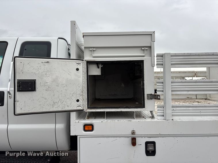 image for item EG9204 2015 Ford F650 Super Duty Ext. Cab flatbed truck