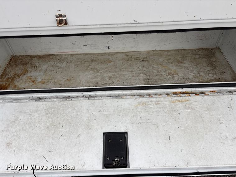 image for item EG9204 2015 Ford F650 Super Duty Ext. Cab flatbed truck
