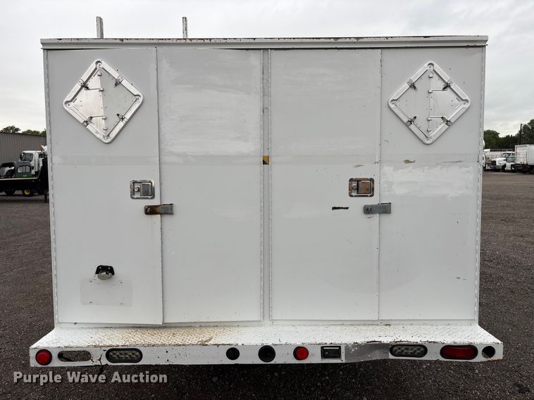 image for item EG9204 2015 Ford F650 Super Duty Ext. Cab flatbed truck