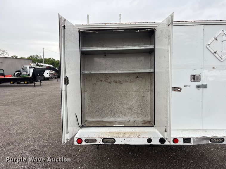 image for item EG9204 2015 Ford F650 Super Duty Ext. Cab flatbed truck