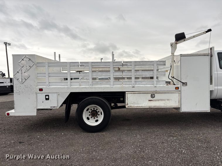 image for item EG9204 2015 Ford F650 Super Duty Ext. Cab flatbed truck