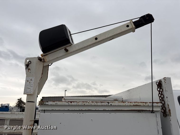 image for item EG9204 2015 Ford F650 Super Duty Ext. Cab flatbed truck