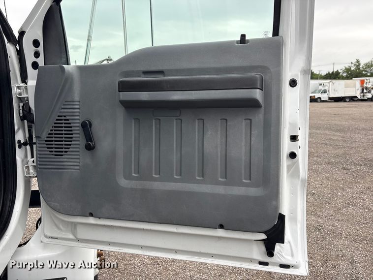 image for item EG9204 2015 Ford F650 Super Duty Ext. Cab flatbed truck