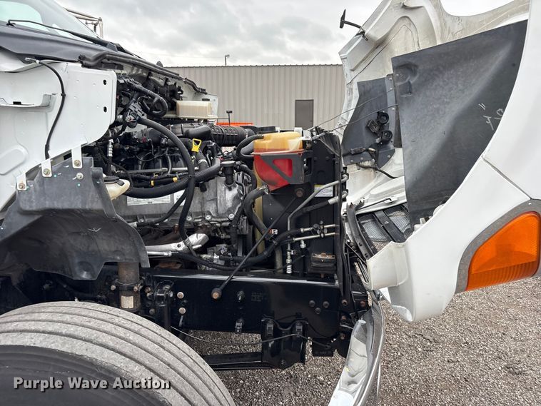 image for item EG9204 2015 Ford F650 Super Duty Ext. Cab flatbed truck