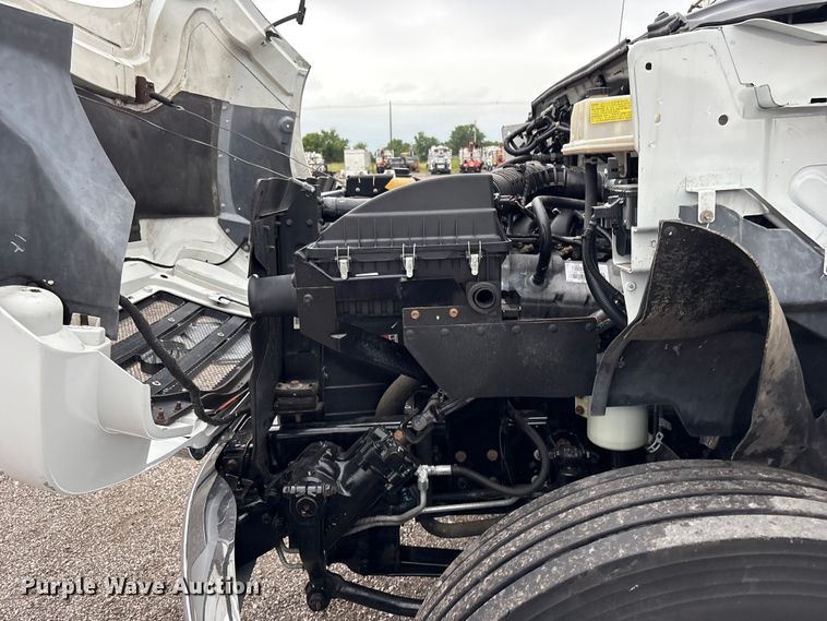 image for item EG9204 2015 Ford F650 Super Duty Ext. Cab flatbed truck