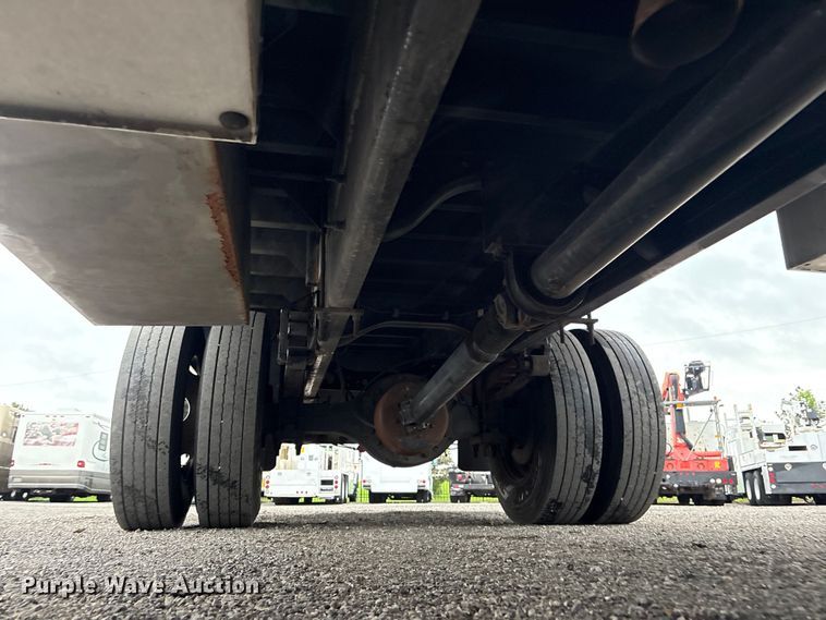image for item EG9204 2015 Ford F650 Super Duty Ext. Cab flatbed truck