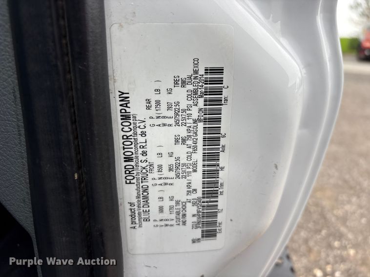 image for item EG9204 2015 Ford F650 Super Duty Ext. Cab flatbed truck
