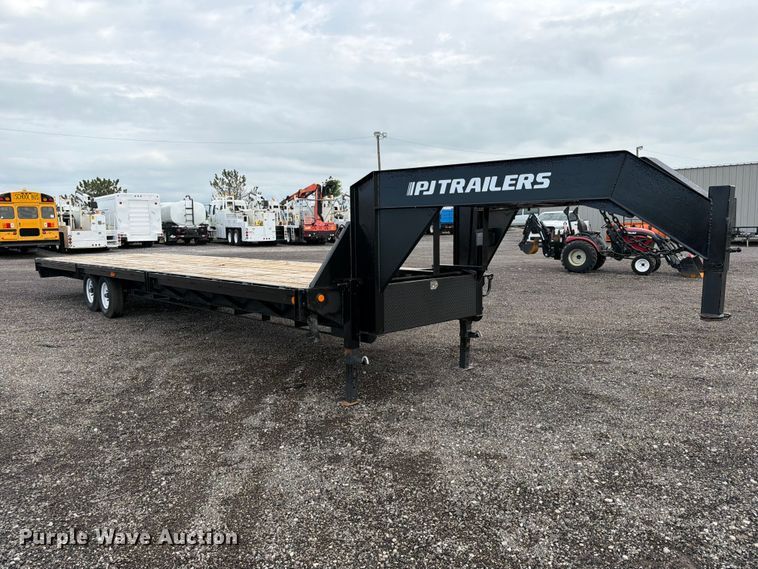 image for item EG9219 2007 PJ Trailers equipment trailer