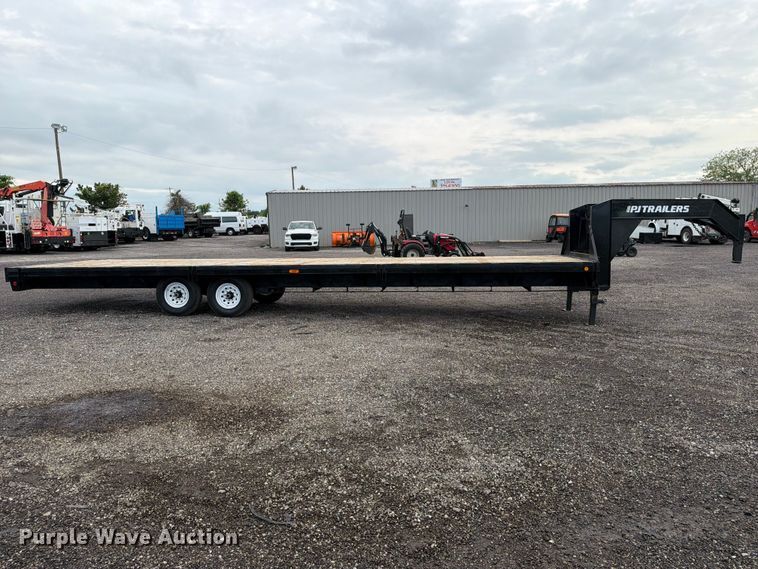 image for item EG9219 2007 PJ Trailers equipment trailer