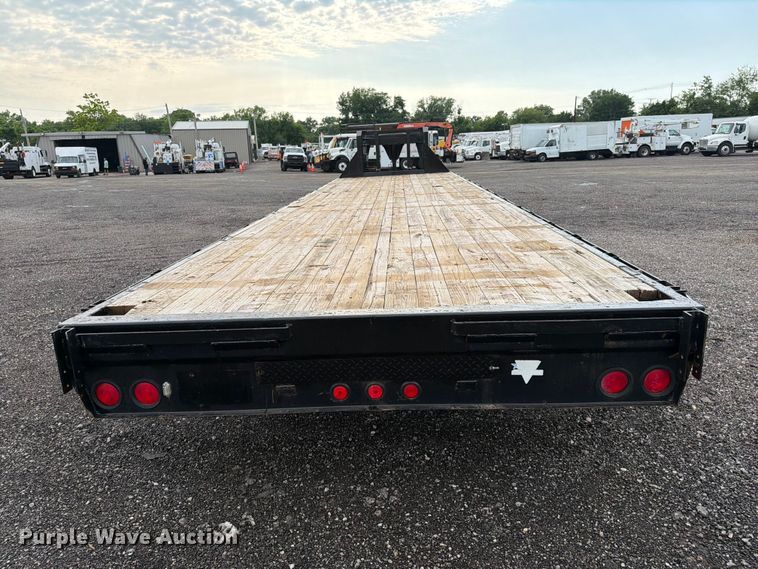 image for item EG9219 2007 PJ Trailers equipment trailer