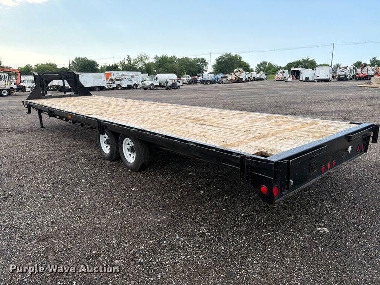 image for item EG9219 2007 PJ Trailers equipment trailer