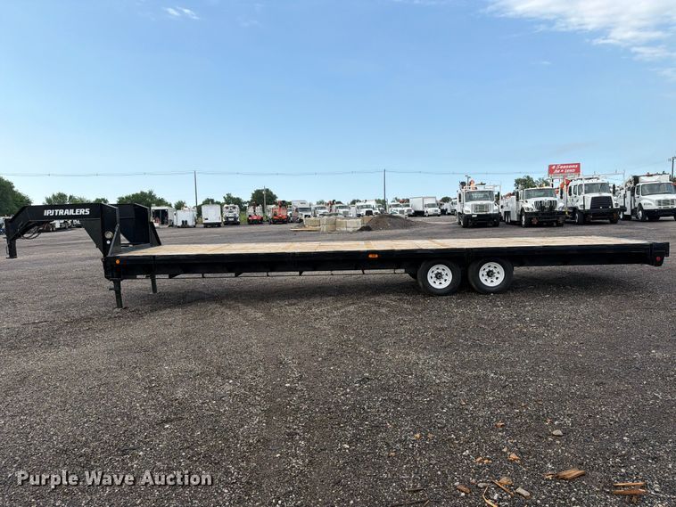 image for item EG9219 2007 PJ Trailers equipment trailer
