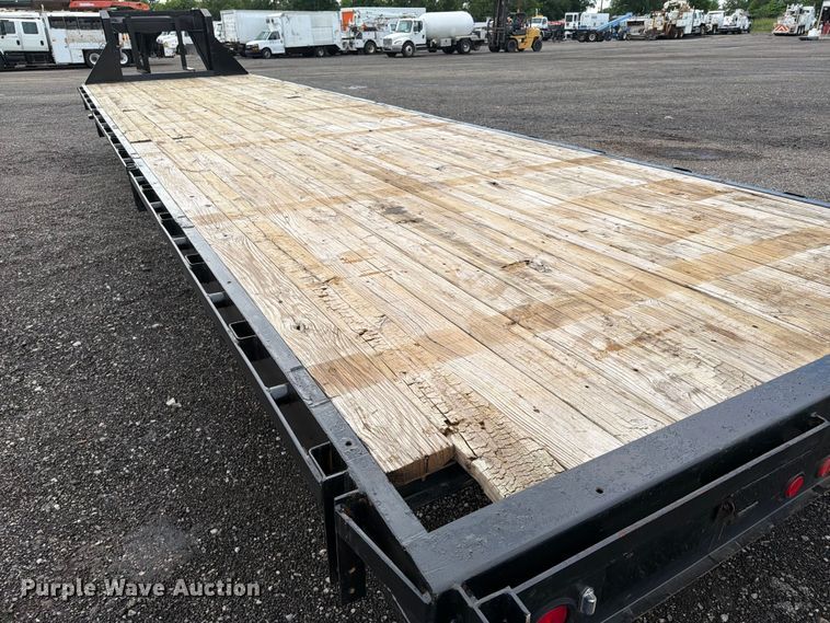image for item EG9219 2007 PJ Trailers equipment trailer