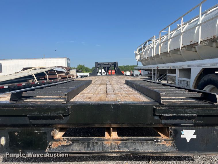image for item EG9219 2007 PJ Trailers equipment trailer