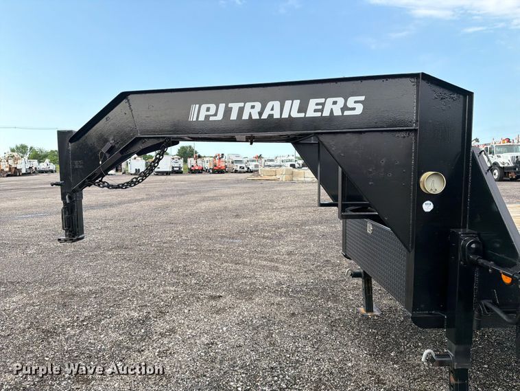 image for item EG9219 2007 PJ Trailers equipment trailer
