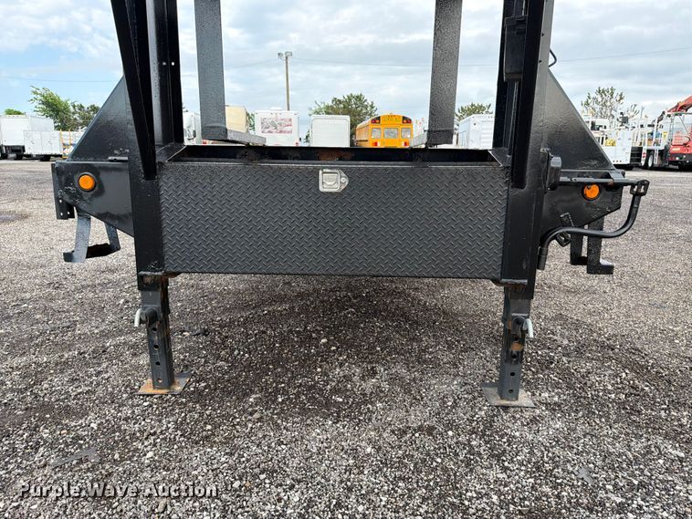 image for item EG9219 2007 PJ Trailers equipment trailer