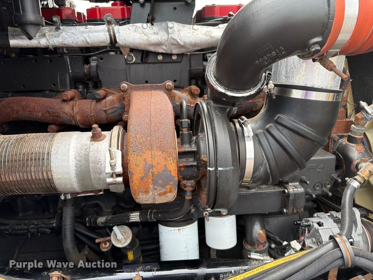 image for item EG9234 2000 Kenworth T800 semi truck