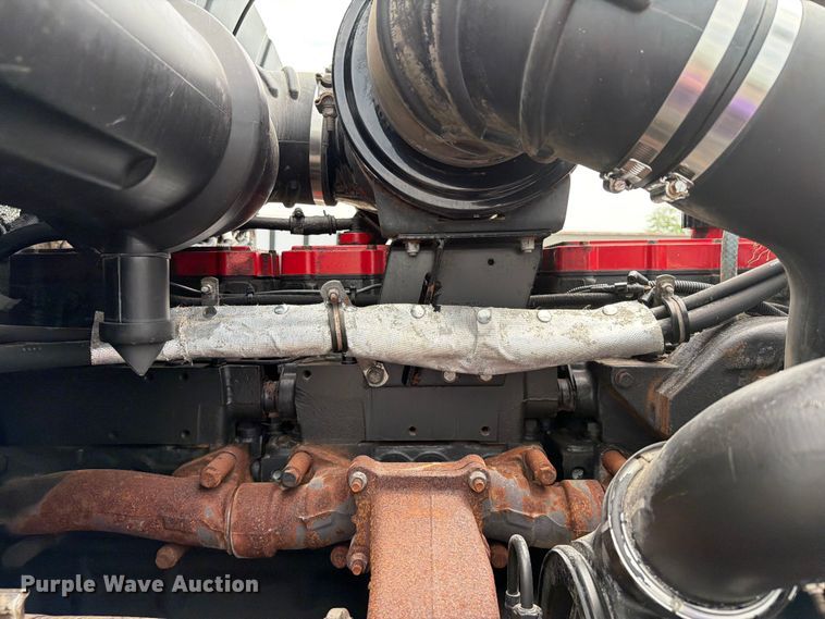 image for item EG9234 2000 Kenworth T800 semi truck