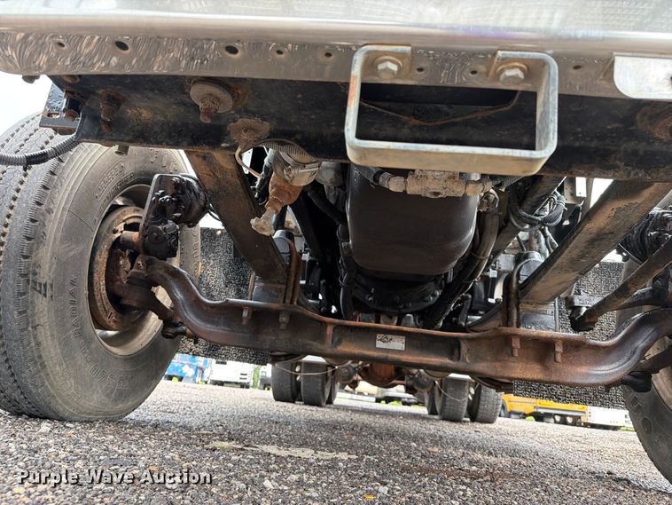 image for item EG9234 2000 Kenworth T800 semi truck