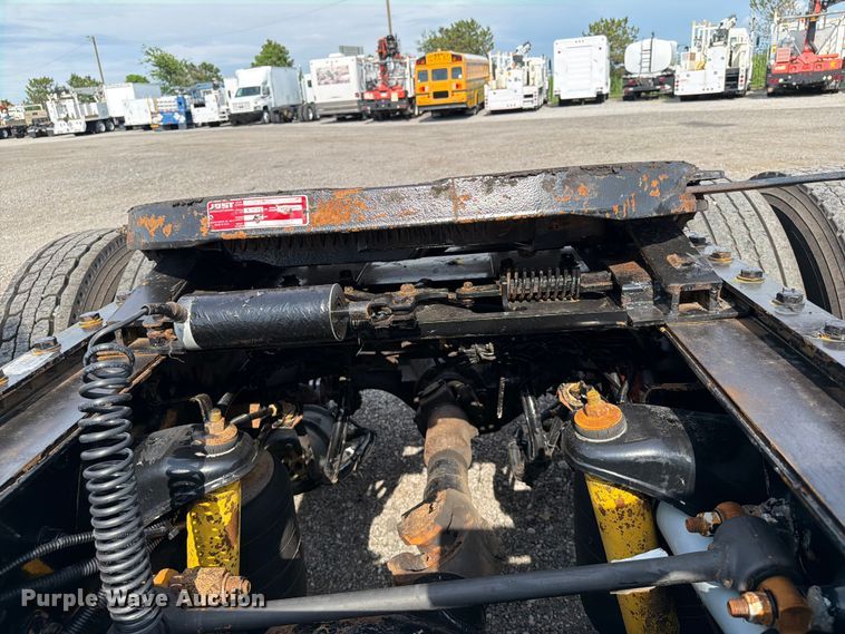 image for item EG9311 2015 Kenworth T680 semi truck