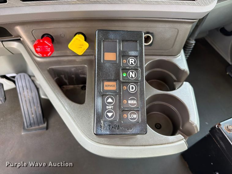 image for item EG9311 2015 Kenworth T680 semi truck