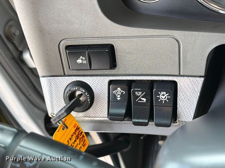 image for item EG9311 2015 Kenworth T680 semi truck
