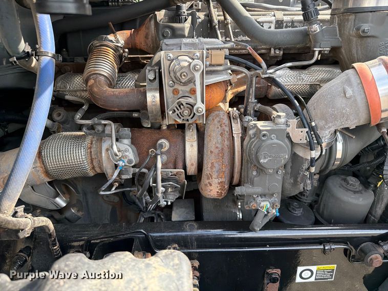 image for item EG9311 2015 Kenworth T680 semi truck