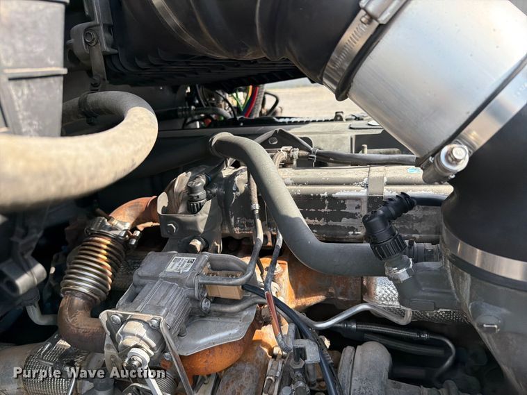 image for item EG9311 2015 Kenworth T680 semi truck