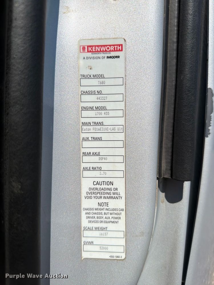 image for item EG9311 2015 Kenworth T680 semi truck