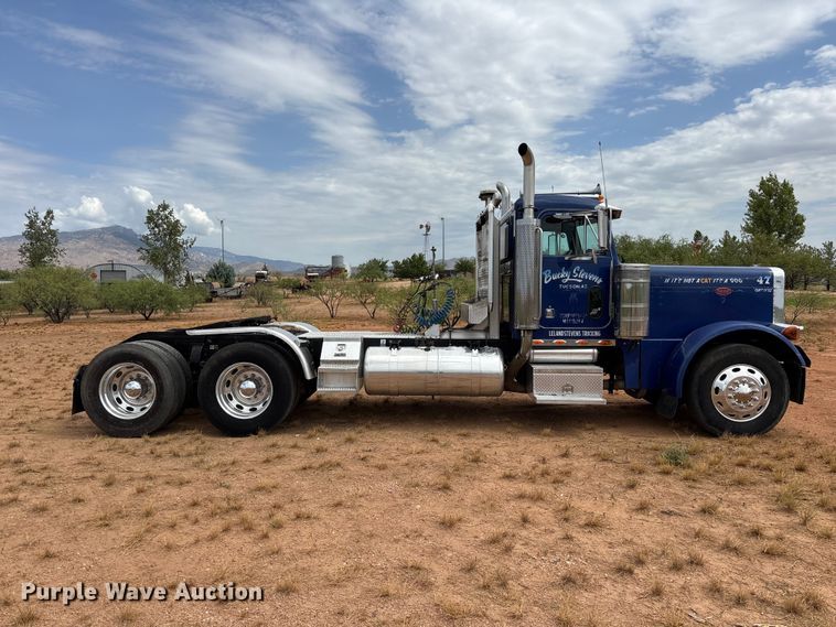 image for item EL2532 2002 Peterbilt 379 semi truck
