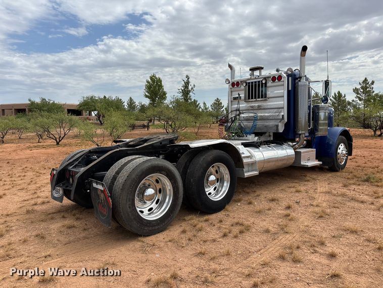 image for item EL2532 2002 Peterbilt 379 semi truck