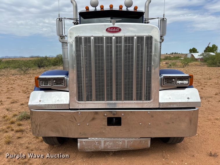 image for item EL2532 2002 Peterbilt 379 semi truck