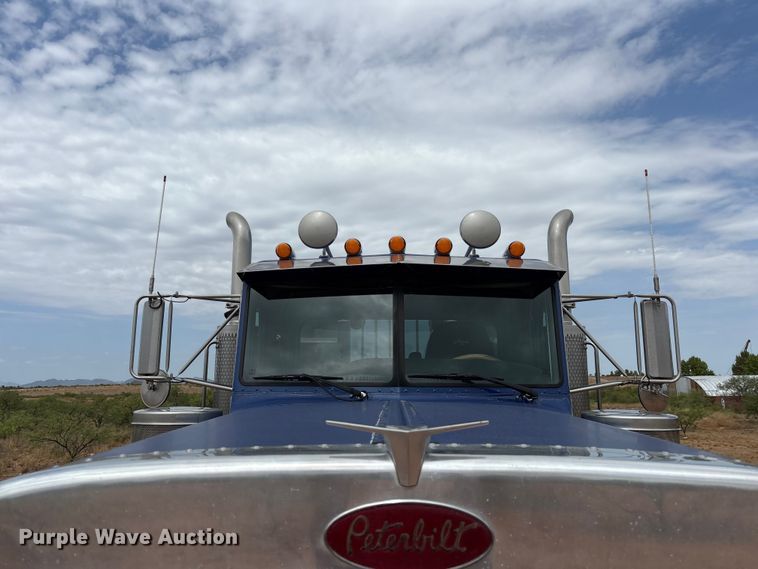 image for item EL2532 2002 Peterbilt 379 semi truck