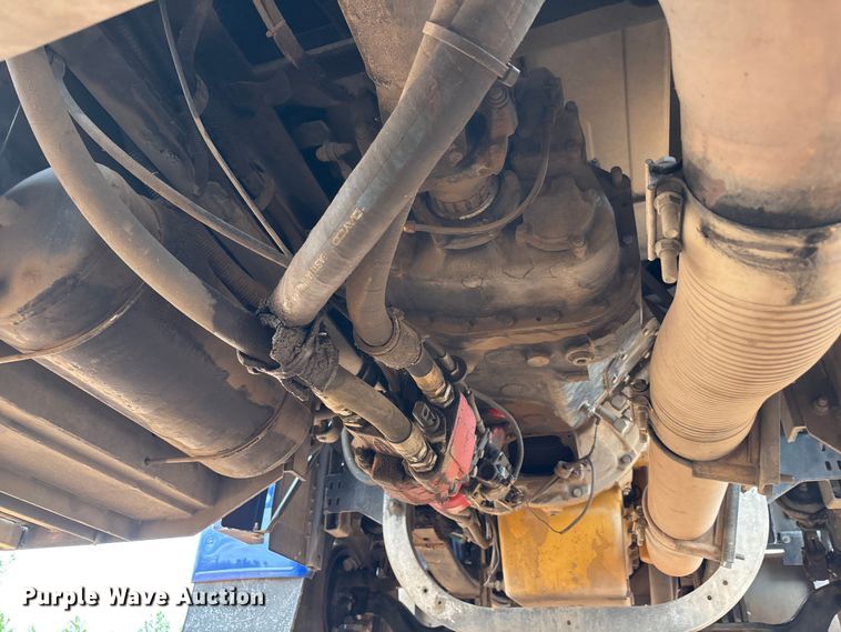 image for item EL2532 2002 Peterbilt 379 semi truck