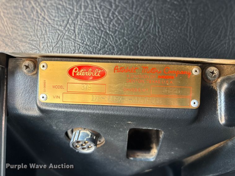 image for item EL2532 2002 Peterbilt 379 semi truck