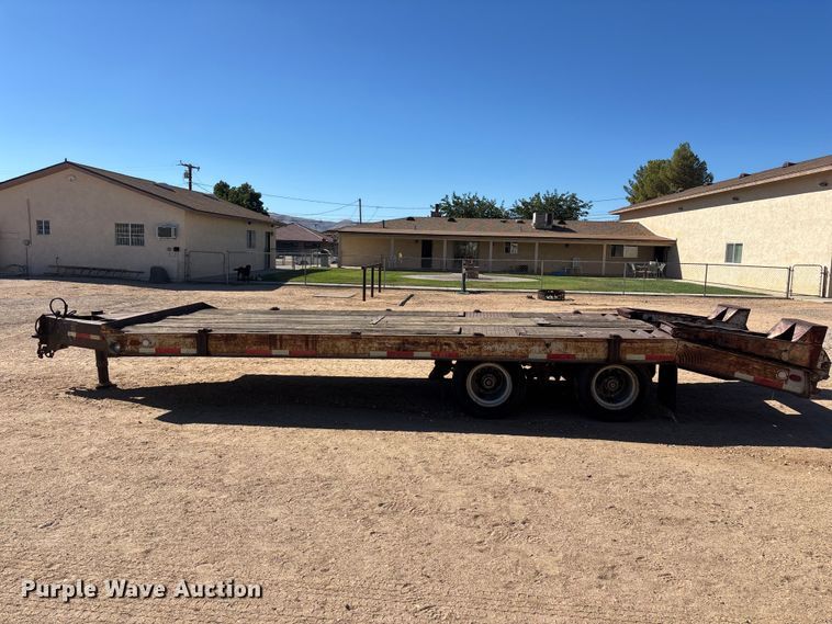 image for item EL2578 1979 Miller R0560 equipment trailer