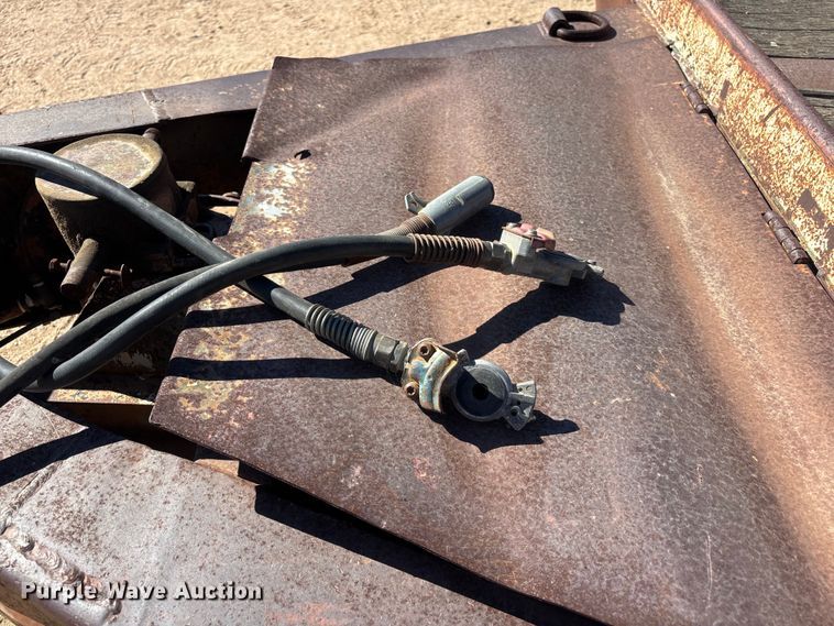 image for item EL2578 1979 Miller R0560 equipment trailer