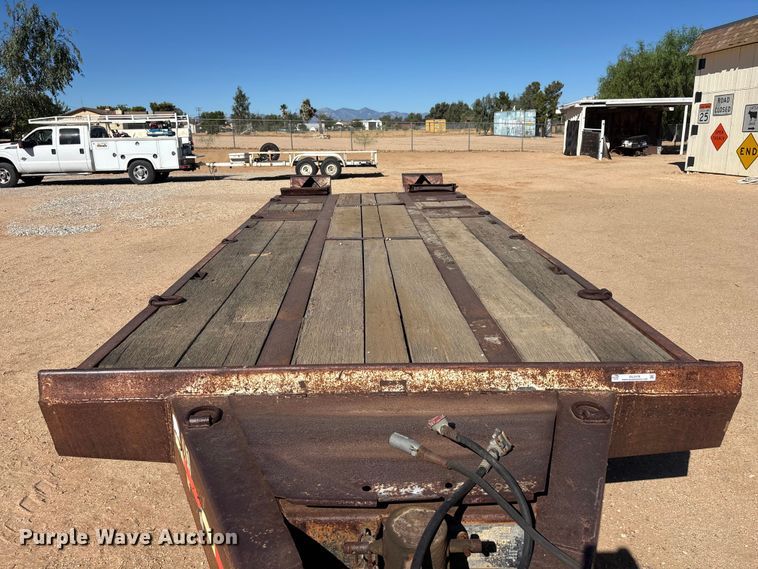 image for item EL2578 1979 Miller R0560 equipment trailer