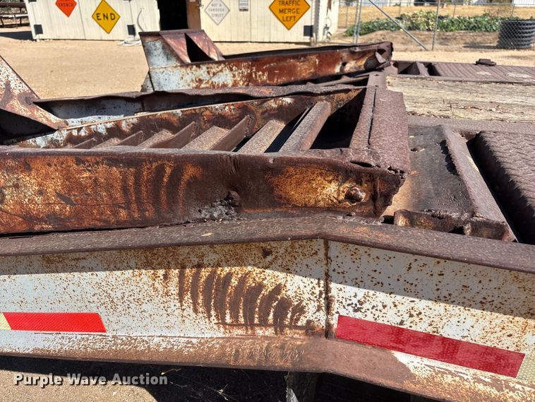image for item EL2578 1979 Miller R0560 equipment trailer