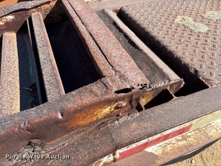 image for item EL2578 1979 Miller R0560 equipment trailer
