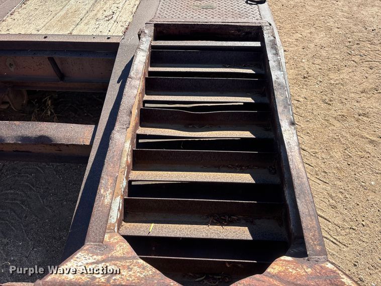 image for item EL2578 1979 Miller R0560 equipment trailer