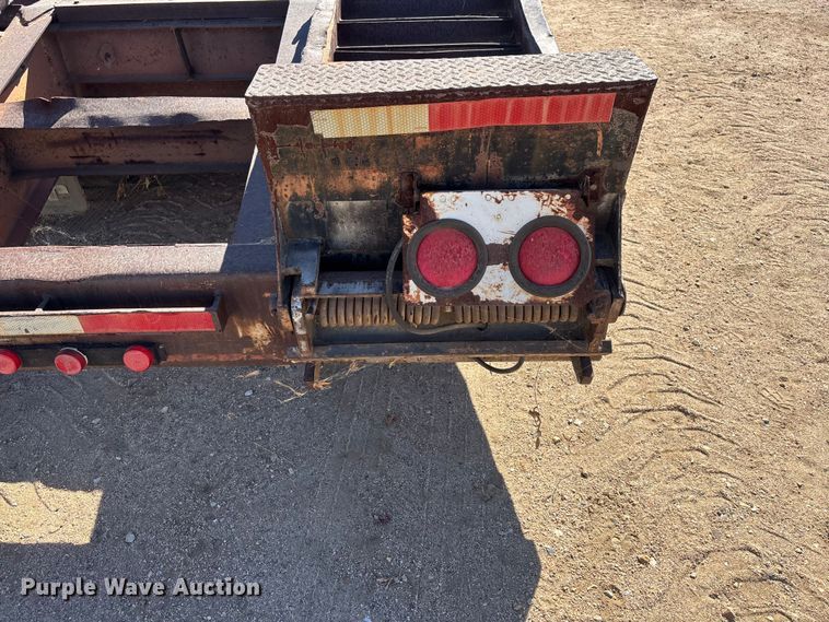 image for item EL2578 1979 Miller R0560 equipment trailer