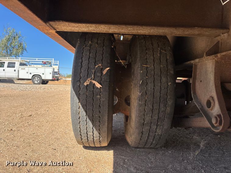 image for item EL2578 1979 Miller R0560 equipment trailer
