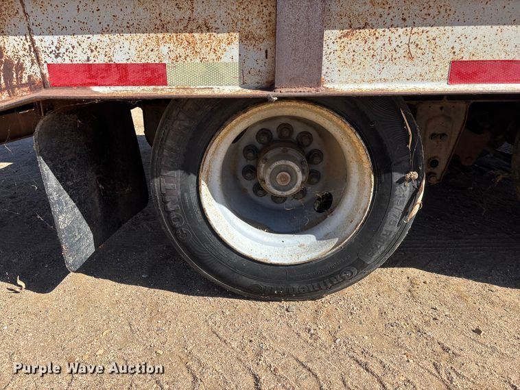 image for item EL2578 1979 Miller R0560 equipment trailer