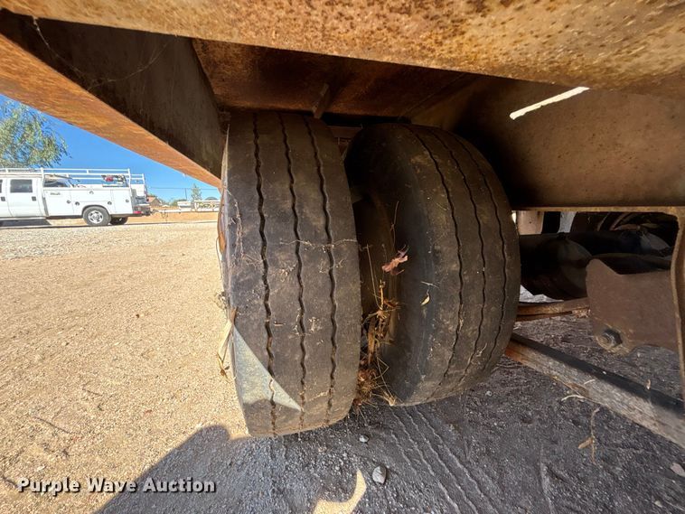 image for item EL2578 1979 Miller R0560 equipment trailer