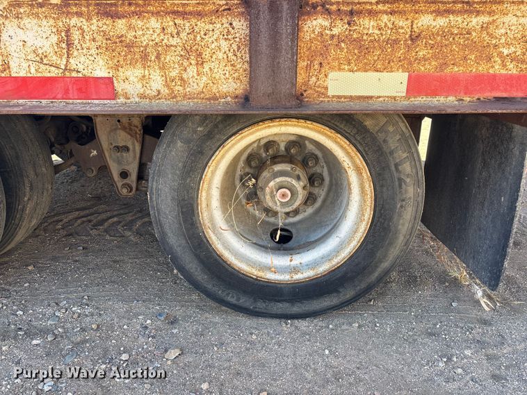 image for item EL2578 1979 Miller R0560 equipment trailer