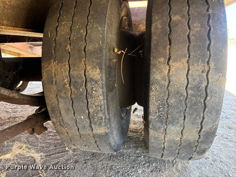 image for item EL2578 1979 Miller R0560 equipment trailer