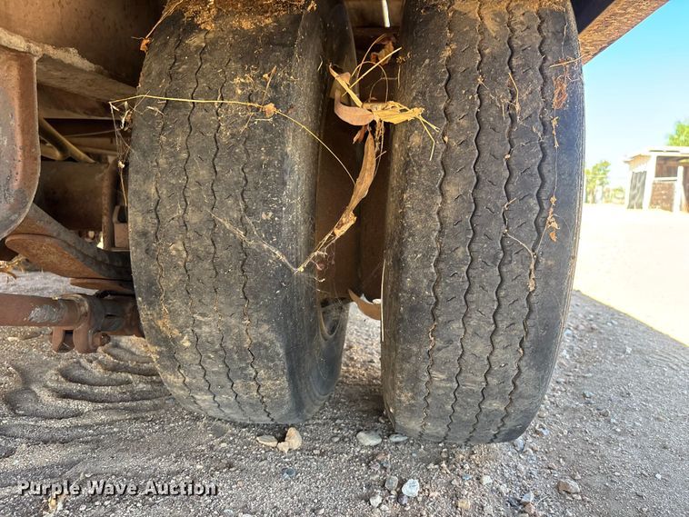 image for item EL2578 1979 Miller R0560 equipment trailer