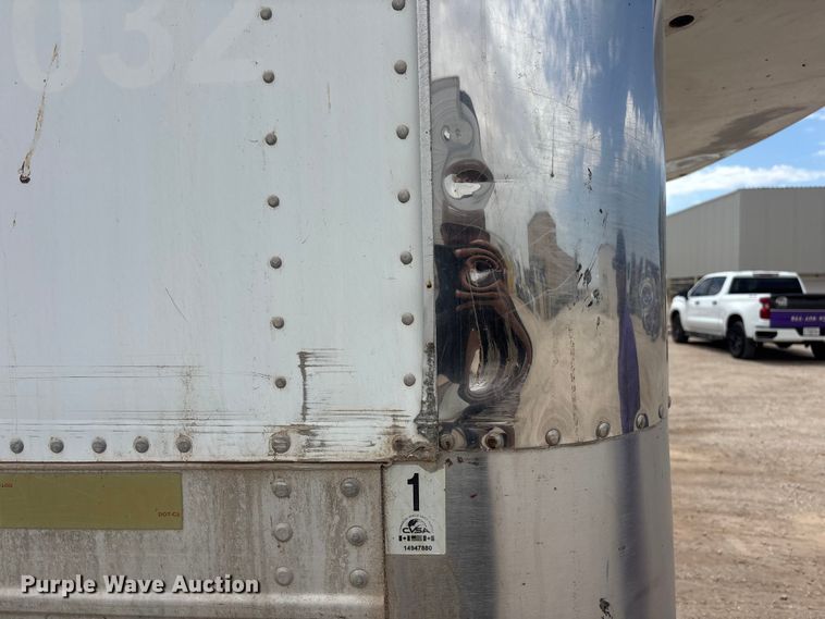 image for item EL2579 2004 Wabash RFGRHSA refrigerated van trailer